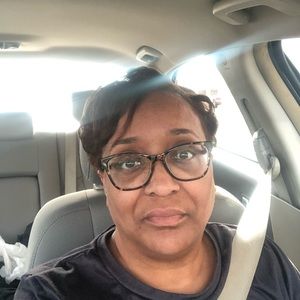 Meet your Posher, Denise